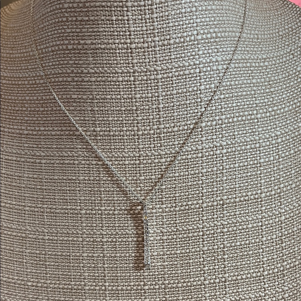 Elegant Silver Tone Pendant Necklace